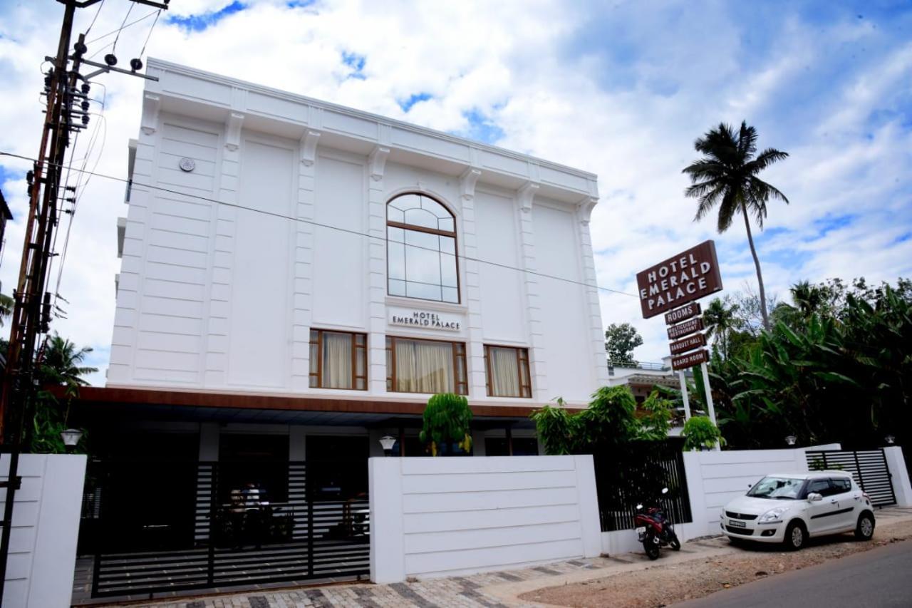 Hotel Emerald Palace Kottiyam 외부 사진